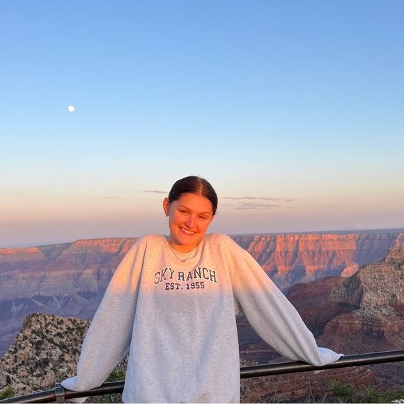 Meet your Posher, Emily - Picture 1 of 1